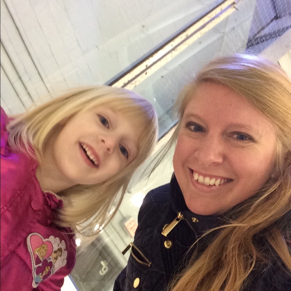 Meet your Posher, Caitlin